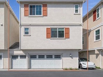 1090 North Anaheim Boulevard