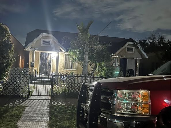 5418 Denker, Los Angeles CA 90062