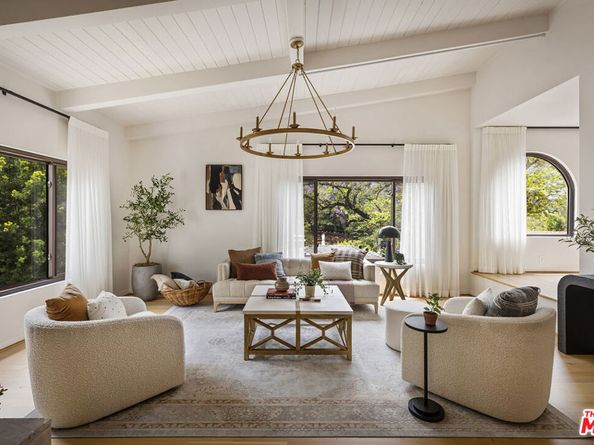 2426 Cazaux Place, Los Angeles CA 90068