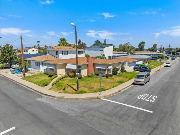 6334 Mesita Dr, San Diego CA 92115