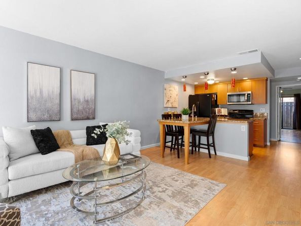 1568 Thomas Ave, San Diego CA 92109