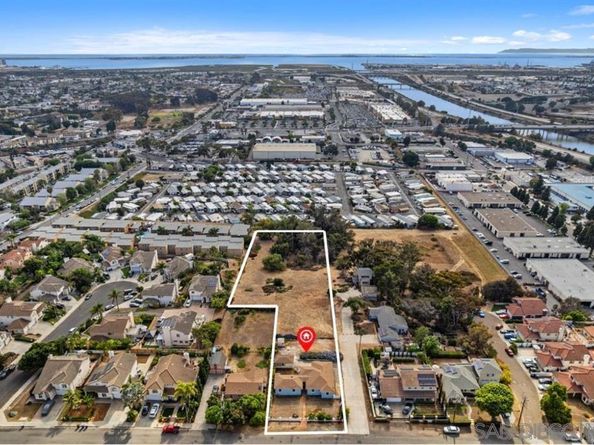 160 N Del Mar Ave, Chula Vista CA 91910