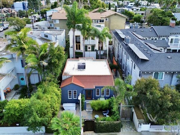 558 San Juan Avenue, Venice CA 90291