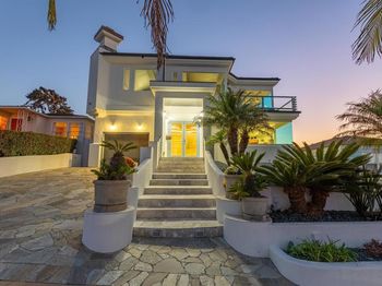 4527 Narragansett Ave