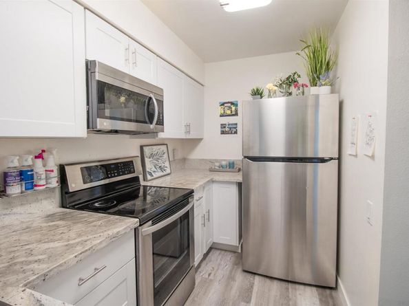 1337 Camanito Galbadon H, San Diego CA 92108