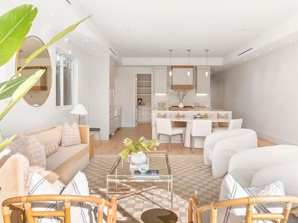 7216 Fay Ave, La Jolla CA 92037