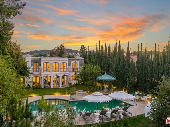 18875 Pasadero Drive, Tarzana CA 91356