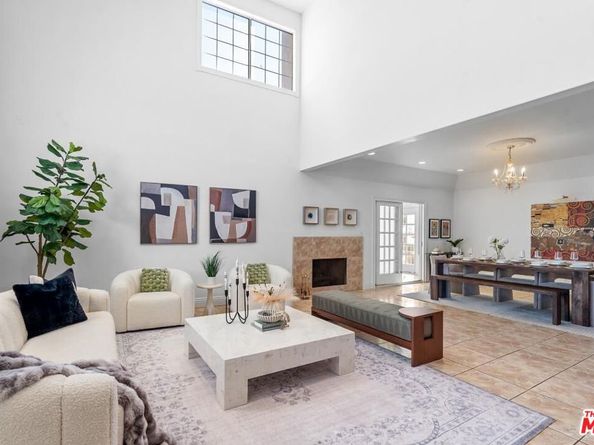 800 S Bronson Avenue, Los Angeles CA 90005