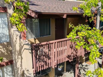 1040 W MacArthur Boulevard