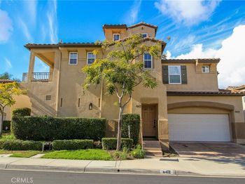 6412 Terraza Portico