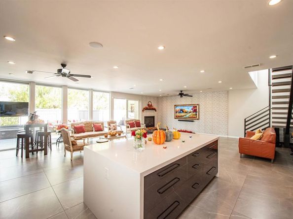 17892 Creciente Way, San Diego CA 92127