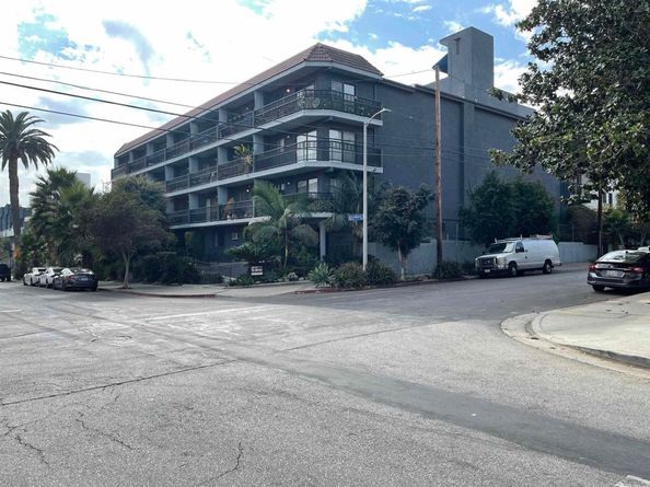 1355 N Sierra Bonita Avenue 204, West Hollywood CA 90046