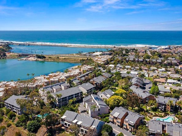 4009 Layang Layang Circle, Carlsbad CA 92008