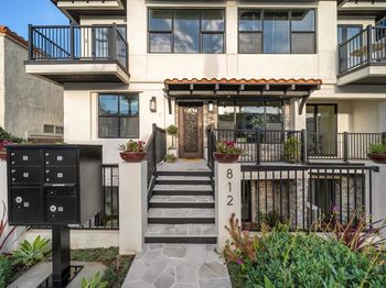 812 N Cleveland Street