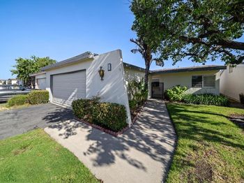 3902 N Vista Campana