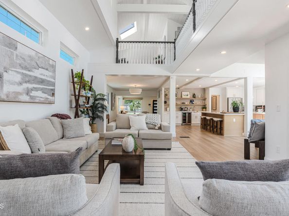 11100 Hortense Street, Toluca Lake CA 91602