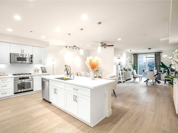 617 Rockefeller, Irvine CA 92612