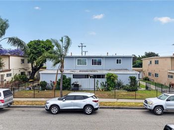 2211 S Fairview