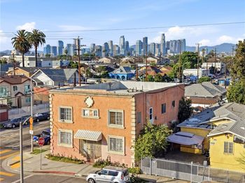 901 E 33rd