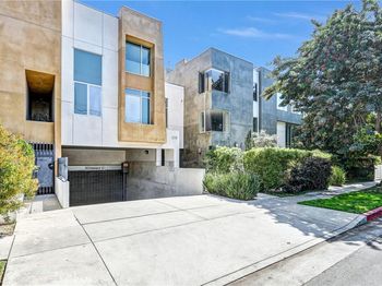 1120 N El Centro