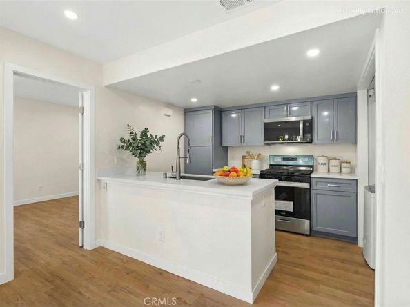 10237 De Soto A, Chatsworth CA 91311