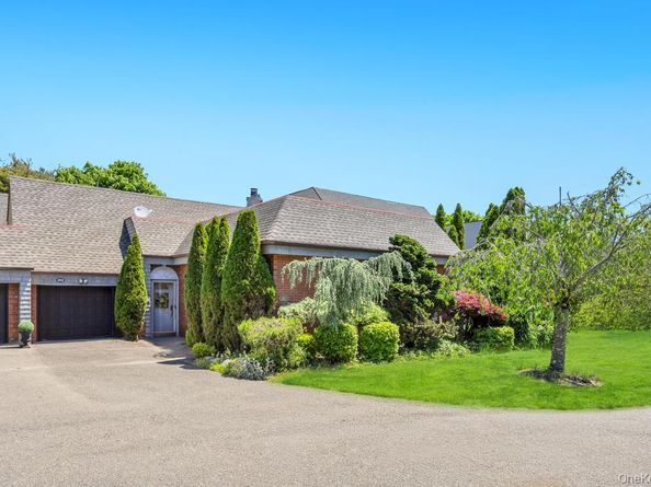 202 Captains Way, Bay Shore NY 11706