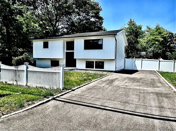 91 Washington Avenue, Wyandanch NY 11798