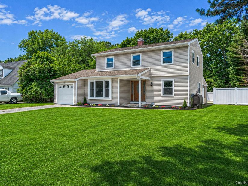 130 Greenbelt Parkway, Holbrook NY 11741