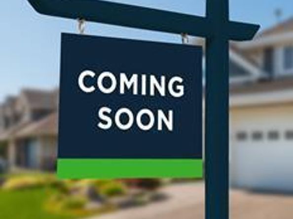 80 N Pine Street, Massapequa NY 11758