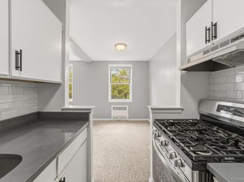 5 Sadore Lane