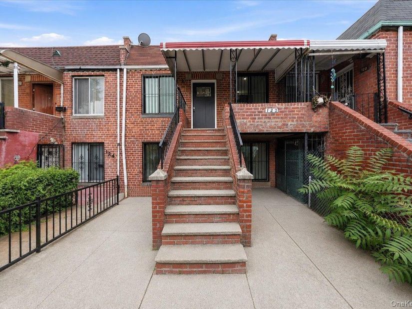 122 E 46th St, Brooklyn NY 11203