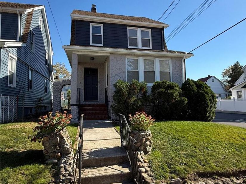 18702 Mangin Avenue, Saint Albans NY 11412