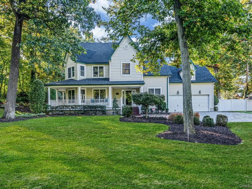 1140 Merritts Road, Farmingdale NY 11735