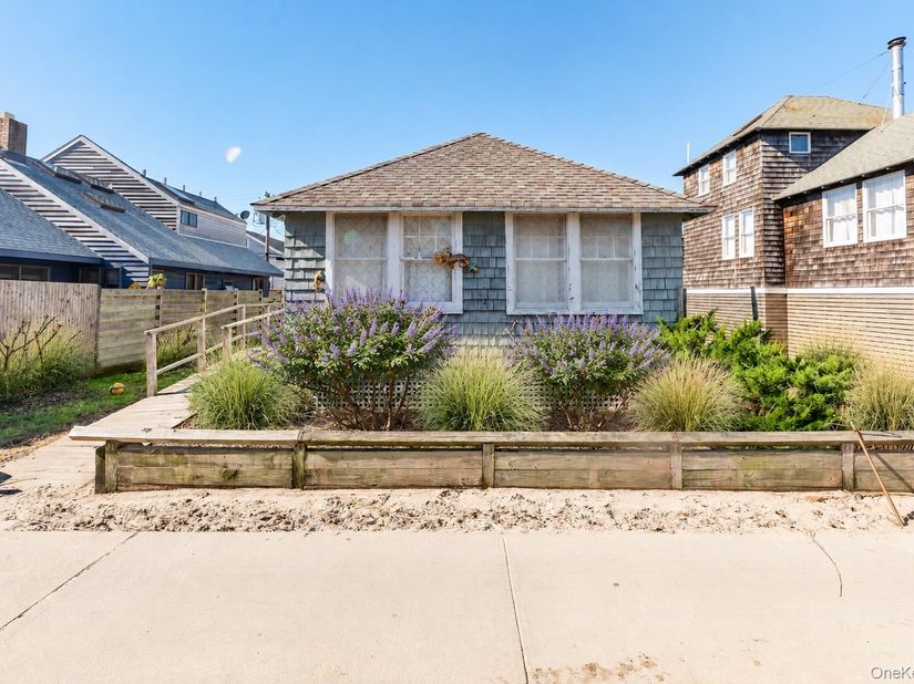330 Dehnhoff Walk, Ocean Beach NY 11770