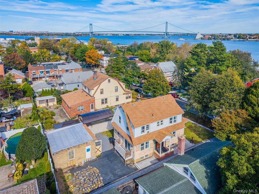 6-16 129th, College Point NY 11356