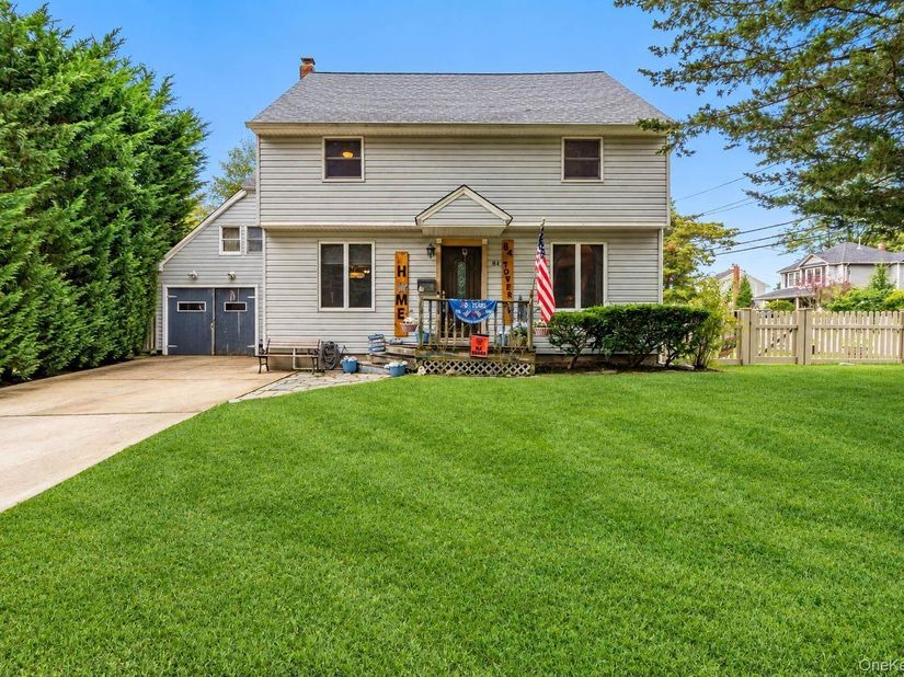 84 Tower Street, Sayville NY 11782