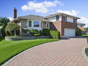 698 Edgewood Drive