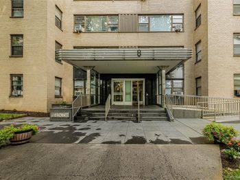 8 Fordham Oval