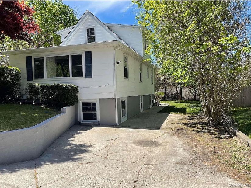 62 Satinwood Road, Rocky Point NY 11778