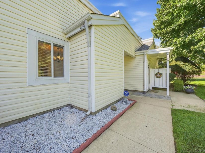 1101 Cabot Court N, Saint James NY 11780