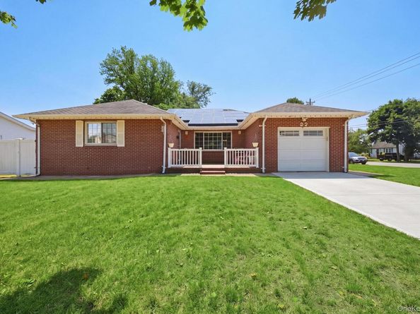 32 Lake Avenue, Deer Park NY 11729