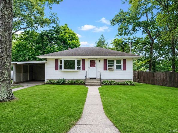 45 Dawn Road, Rocky Point NY 11778