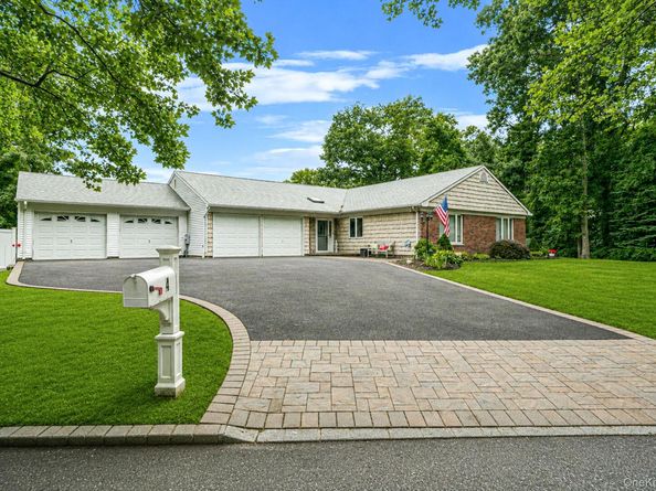 4 Missouri Avenue, Mount Sinai NY 11766