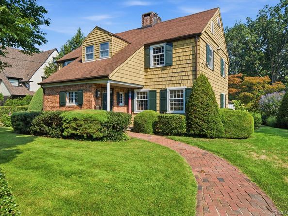 255 Manor Road, Douglaston NY 11363