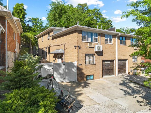 6915 Little Neck Parkway, Glen Oaks NY 11004