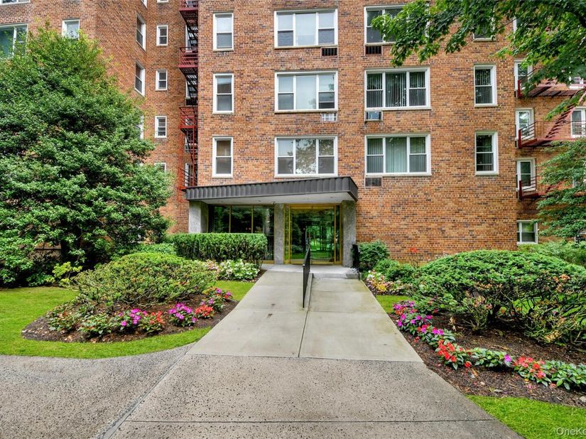 110 DeHaven Drive 416, Yonkers NY 10703
