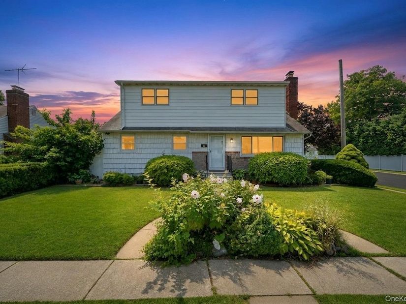10 York Street, Hicksville NY 11801