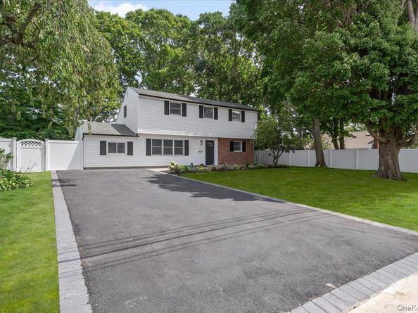 103 Bonnie Road, Oakdale NY 11769