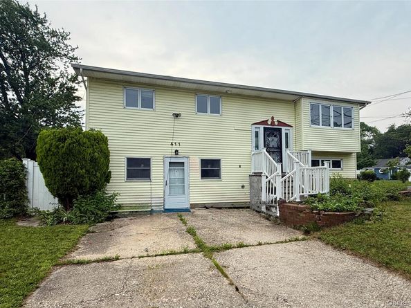 411 Mayflower Avenue, Brentwood NY 11717
