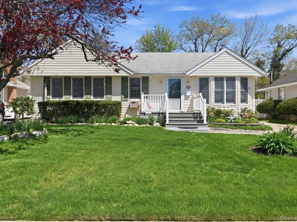 2937 Morgan Drive, Wantagh NY 11793